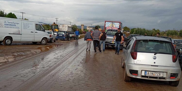 Μεγάλα προβλήματα στη Στράτου Αγρινίου λόγω κακοκαιρίας| έρευνες αγνοούμενου-παράσυρση αυτοκινήτου