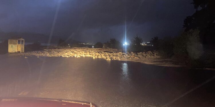 Κατολίσθηση στην Ιόνια οδό  -Προβλήματα στο Ρίβιο  και στο Ξηρόμερο