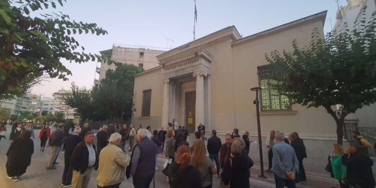 Κινητοποίηση για τους υπέρογκους λογαριασμούς της ΔΕΥΑ Αγρινίου (φωτο-βιντεο)