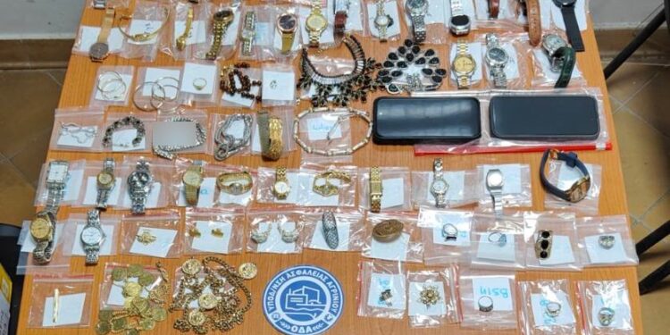 Εγκληματική οργάνωση εξάρθρωσε η Ασφάλεια Αγρινίου-διέπρατταν κλοπές σε οικίες