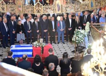 Θλίψη και βαθιά συγκίνηση στο τελευταίο αντίο στον Δήμαρχο Αιγιαλείας, Δημήτρη Καλογερόπουλο (φωτο)