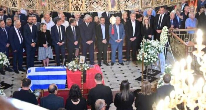 Θλίψη και βαθιά συγκίνηση στο τελευταίο αντίο στον Δήμαρχο Αιγιαλείας, Δημήτρη Καλογερόπουλο (φωτο)