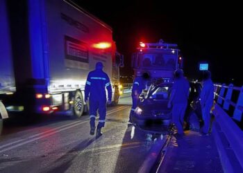 Εκτροπή αυτοκινήτου στη γέφυρα του Αχελώου ΦΩΤΟ