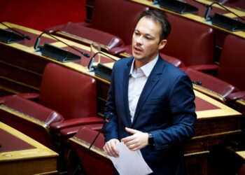 Μίλτος Ζαμπάρας: Γιγάντιες ανεμογεννήτριες μετατρέπουν τον Πατραϊκό σε ενεργειακή αποικία