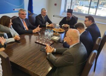 Επίσκεψη του Μητροπολίτη Δαμασκηνού στον Υφυπουργό Εργασίας Κ. Καραγκούνη