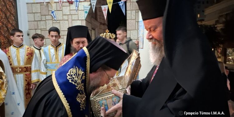 Αγρίνιο: Σε πανηγυρική ατμόσφαιρα η υποδοχή αποτμήματος του Ιερού Λειψάνου του Αγίου Νικολάου