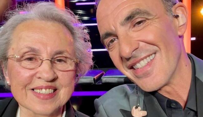 Νίκος Αλιάγας: Η μητέρα του «μπούκαρε» στην εκπομπή του – «Ρε μάνα τι κάνεις;»