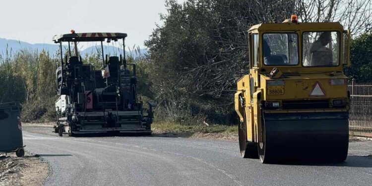 Ολοκληρώθηκαν οι εργασίες ασφαλτόστρωσης στην περιοχή Λαγκαδιά Αγρινίου