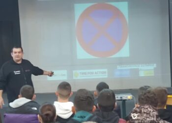 ΕΠΑΛ Μακρυνείας: μέλη της ΑΜΚΕ My Grand Road ενημέρωσαν τους μαθητές για την πρόληψη των τροχαίων