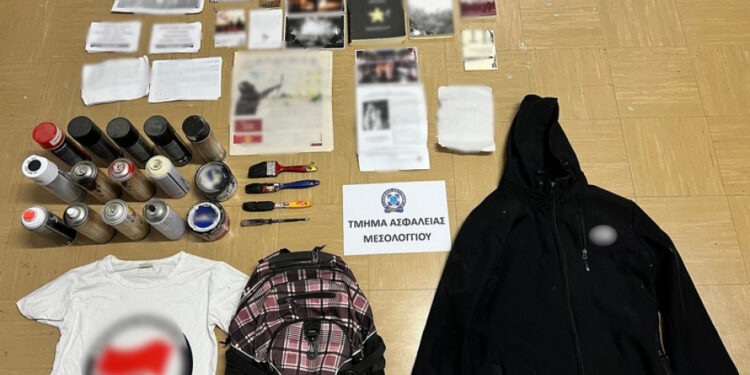 Μεσολόγγι: “Εργαστήριο μολότοφ” εντόπισε η αστυνομία στο σπίτι του 17χρονου