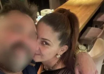 Αγρίνιο: «Πήγα να την αγκαλιάσω και άκουσα το μπαμ» – Προκλητικός στην απολογία του ο 30χρονος που σκότωσε τη Δώρα