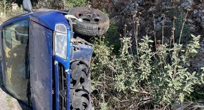 Τροχαίο ατύχημα με εκτροπή και ανατροπή οχήματος στην Αμφιλοχία