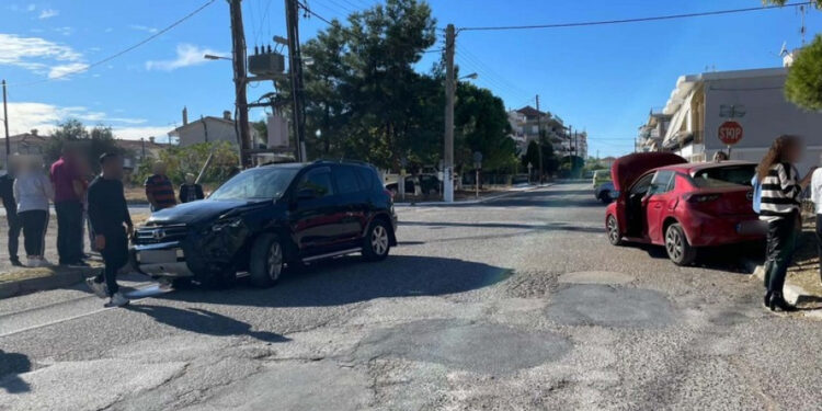 Σφοδρή σύγκρουση αυτοκινήτων στο Μεσολόγγι