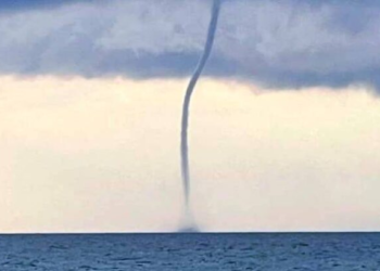 Υδροστρόβιλος στον κόλπο του Αστακού (ΒΙΝΤΕΟ)