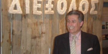 Ο Νίκος Κορδόσης δώρισε πιάνο στο 2ο Λύκειο Μεσολογγίου