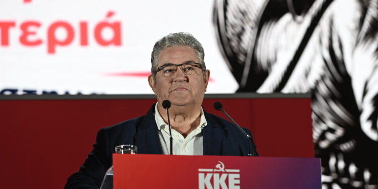 Λεωφορεία από το Αγρίνιο στην Πάτρα για την σύσκεψη με Κουτσούμπα