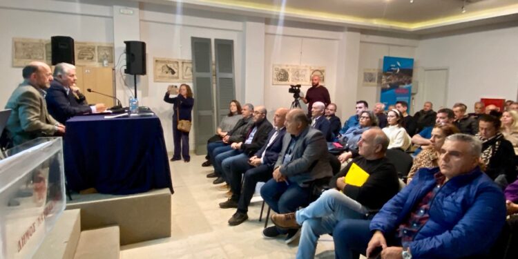 Ναύπακτος: Φορείς και πολίτες συμμετείχαν στην εκδήλωση για το μεταχρωματικό έλκος των πλατάνων