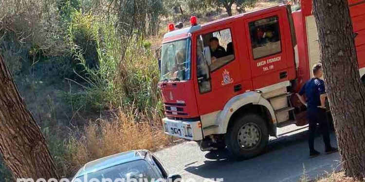 Σοκαριστικό τροχαίο στo Αιτωλικό – Αυτοκίνητο καρφώθηκε σε δέντρο