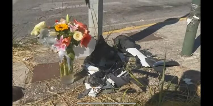 Αφήνουν λουλούδια στο σημείο του τροχαίου στη Μεγάλη Χώρα Αγρινίου-Τι λέει αυτόπτης μάρτυρας