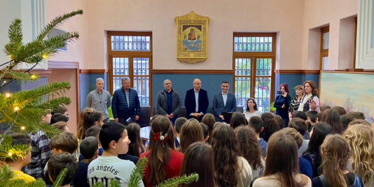 Το Δημαρχείο Ναυπακτίας πλημμύρισε παιδικές φωνές και χριστουγεννιάτικες μελωδίες!