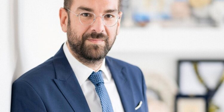 Ν. Φαρμάκης: «Ο νέος χρόνος ας ρίξει περισσότερο φως στον κόσμο μας»