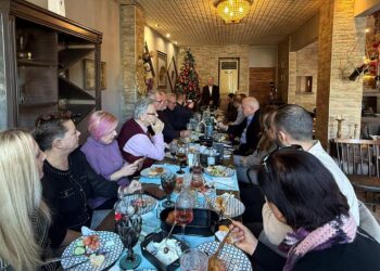 Όμορφες στιγμές και ευχές μοιράστηκε ο Χρήστος Κωστακόπουλος με τους δημοσιογράφους