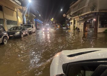 Αγρίνιο: Πλημμύρες και προβλήματα από την βροχή στην πόλη και σε χωριά