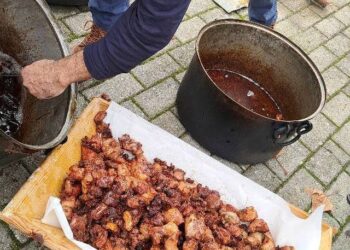 Αναβίωσε και φέτος στα Παλιάμπελα το έθιμο της “τσιγαρίδας