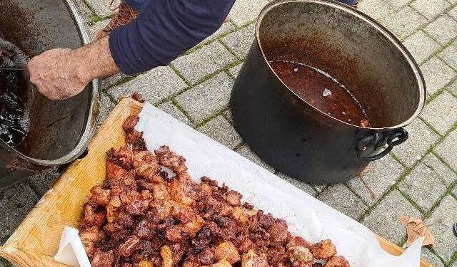 Αναβίωσε και φέτος στα Παλιάμπελα το έθιμο της “τσιγαρίδας