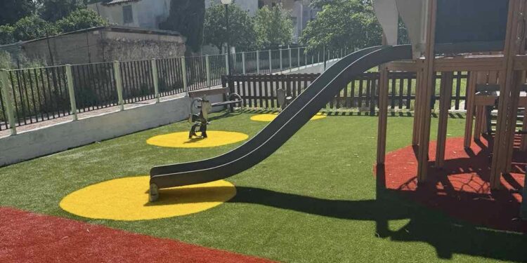 «Κούκλα» η παιδική χαρά στον Άγιο Δημήτριο Βόνιτσας-Θα συνεχιστούν οι συντηρήσεις