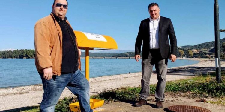 Τοποθετήθηκαν οι πρώτες ταΐστρες και ποτίστρες για τα αδέσποτα στη Βόνιτσα- Στο προσεχές διάστημα σε όλα τα Τοπικά Διαμερίσματα