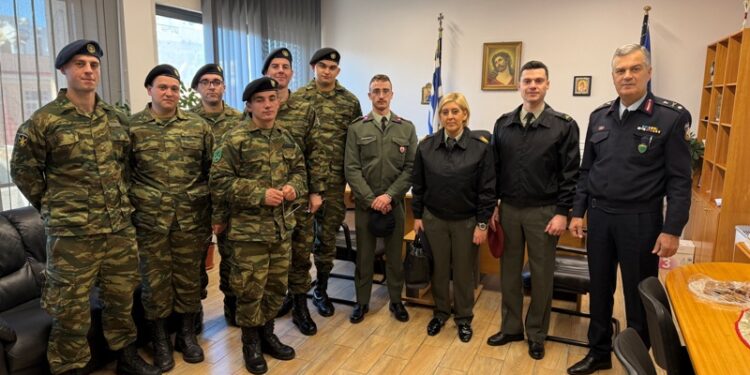 Πρωτοχρονιάτικα κάλαντα στη Γενική Περιφερειακή Αστυνομική Διεύθυνση Δυτικής Ελλάδας και τη Διεύθυνση Αστυνομίας Αχαΐας