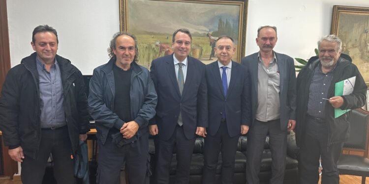 Συνάντηση του Θανάση Παπαθανάση με τον Υφυπουργό Αγροτικής Ανάπτυξης και Τροφίμων Χρήστο Κέλλα. “Διαρκώς στο πλευρό των κτηνοτρόφων”