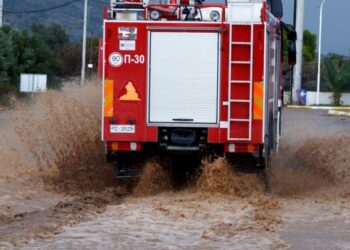 Αγρίνιο: 28 κλήσεις, 8 αντλήσεις υδάτων και  5 μεταφορές ατόμων σε ασφαλή σημεία από τη Πυροσβεστική