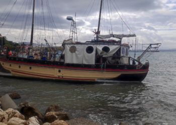 Προσάραξη σκάφους στην Πάλαιρο