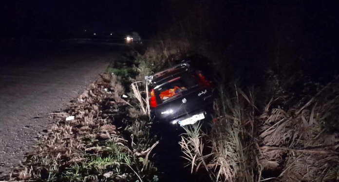 Τραυματισμός γυναίκας από εκτροπή αυτοκινήτου στα Καλύβια