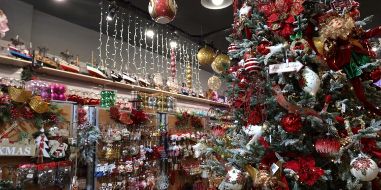 Αγρίνιο: To εορταστικό ωράριο καταστημάτων & σούπερ μάρκετ την παραμονή Χριστουγέννων