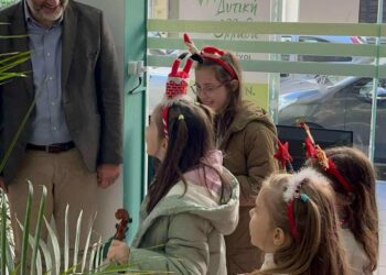 Τα γραφεία της περιφερειακής παράταξης «Νέα Δυτική Ελλάδα» μετατράπηκαν σε εορταστικό «στέκι»