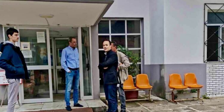 Επίσκεψη Μίλτου Ζαμπάρα στο Κέντρο Υγείας Χαλκιόπουλου