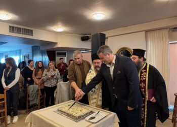 Έκοψαν την Πρωτοχρονιάτικη πίτα τους οι εργαζόμενοι του Δήμου Μεσολογγίου