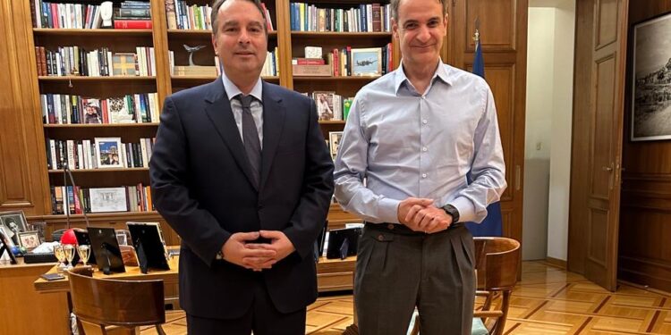 Συνάντηση του Βουλευτή Αιτωλ/νίας Θανάση Παπαθανάση με τον Πρωθυπουργό στο Μέγαρο Μαξίμου