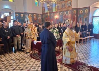 Περιστέρι Αγρινίου, Ιερός Ναός Κοιμήσεως της Θεοτόκου, Θεία Λειτουργία