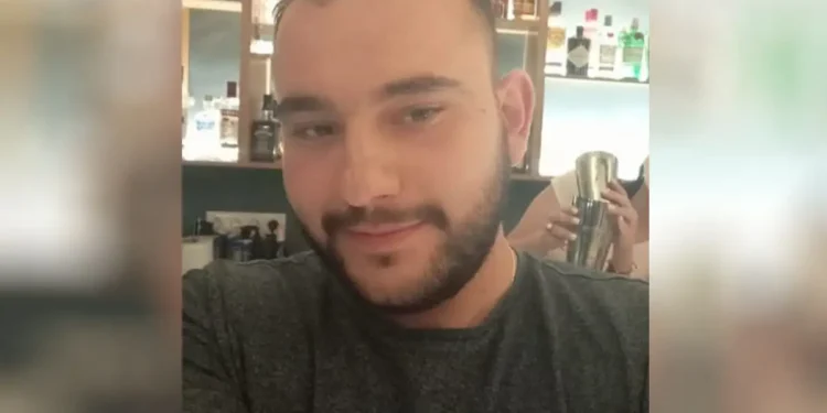 «Μούδιασε το χέρι του και σωριάστηκε» λέει κολλητός του 28χρονου που «έσβησε» στο Αγρίνιο 