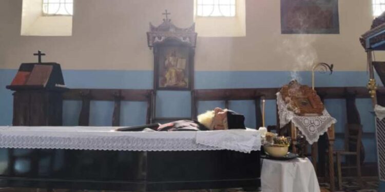 Αμφιλοχία :Εξόδιος ακολουθία μακαριστού Μοναχού Θεοκλήτου