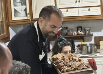 Ρόλο… σεφ ανέλαβε ο Περιφερειάρχης Νεκτάριος Φαρμάκης!
