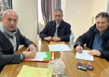 Υπογράφτηκε η σύμβαση για την αναβάθμιηση του γηπέδου ποδοσφαίρου Πετροχωρίου Θέρμου