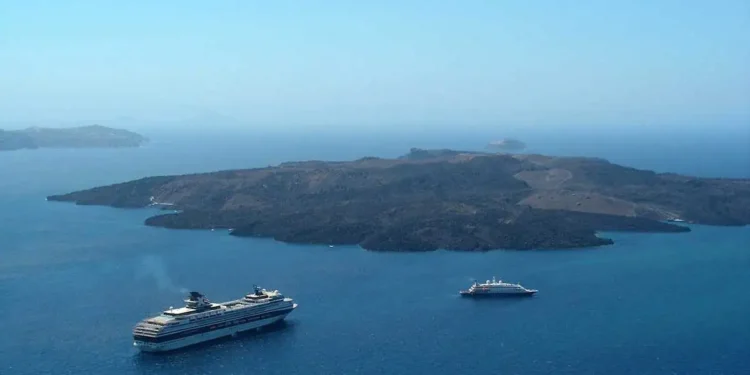 Σύσκεψη για το ηφαίστειο Σαντορίνης: Ήπια σεισμική δραστηριότητα