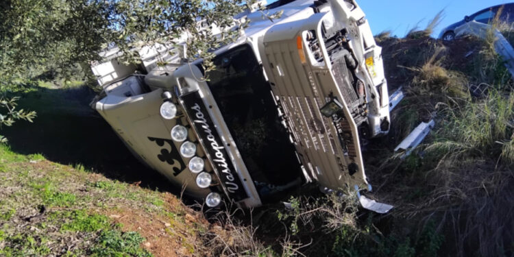 Αιτωλ/νία: Τούμπαρε φορτηγό