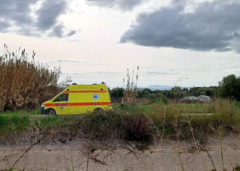 Αιτωλ/νία:Νεκρή γυναίκα μετά από πτώση του αυτοκινήτου της σε ρέμα