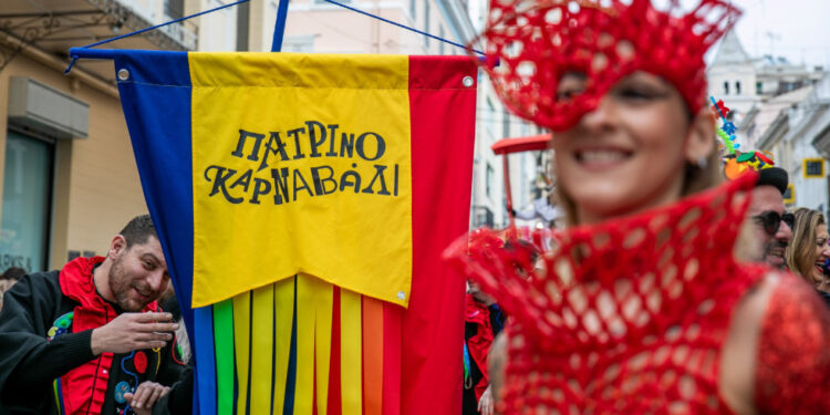 Πάτρα: Σε καρναβαλικούς ρυθμούς η πόλη – Απόψε η Τελετή Έναρξης στην πλατεία Γεωργίου